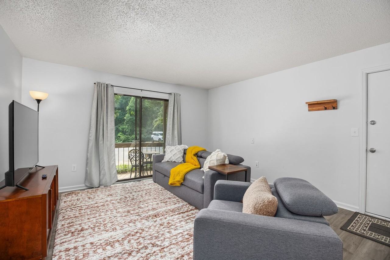 2260 Sunderland Rd #82W - Photo 3 of 20