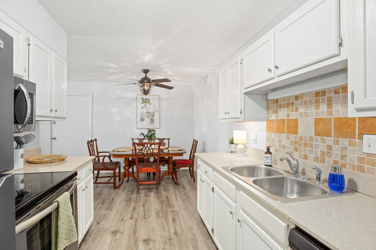 2260 Sunderland Rd #82W - Photo 7 of 20