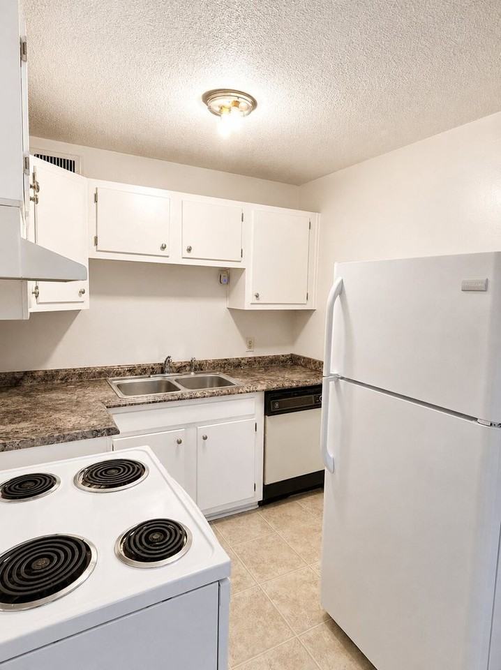3816 Country Club Rd #C - Photo 4 of 13