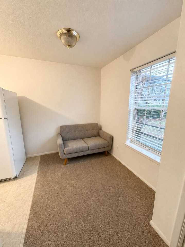 3816 Country Club Rd #C - Photo 7 of 13