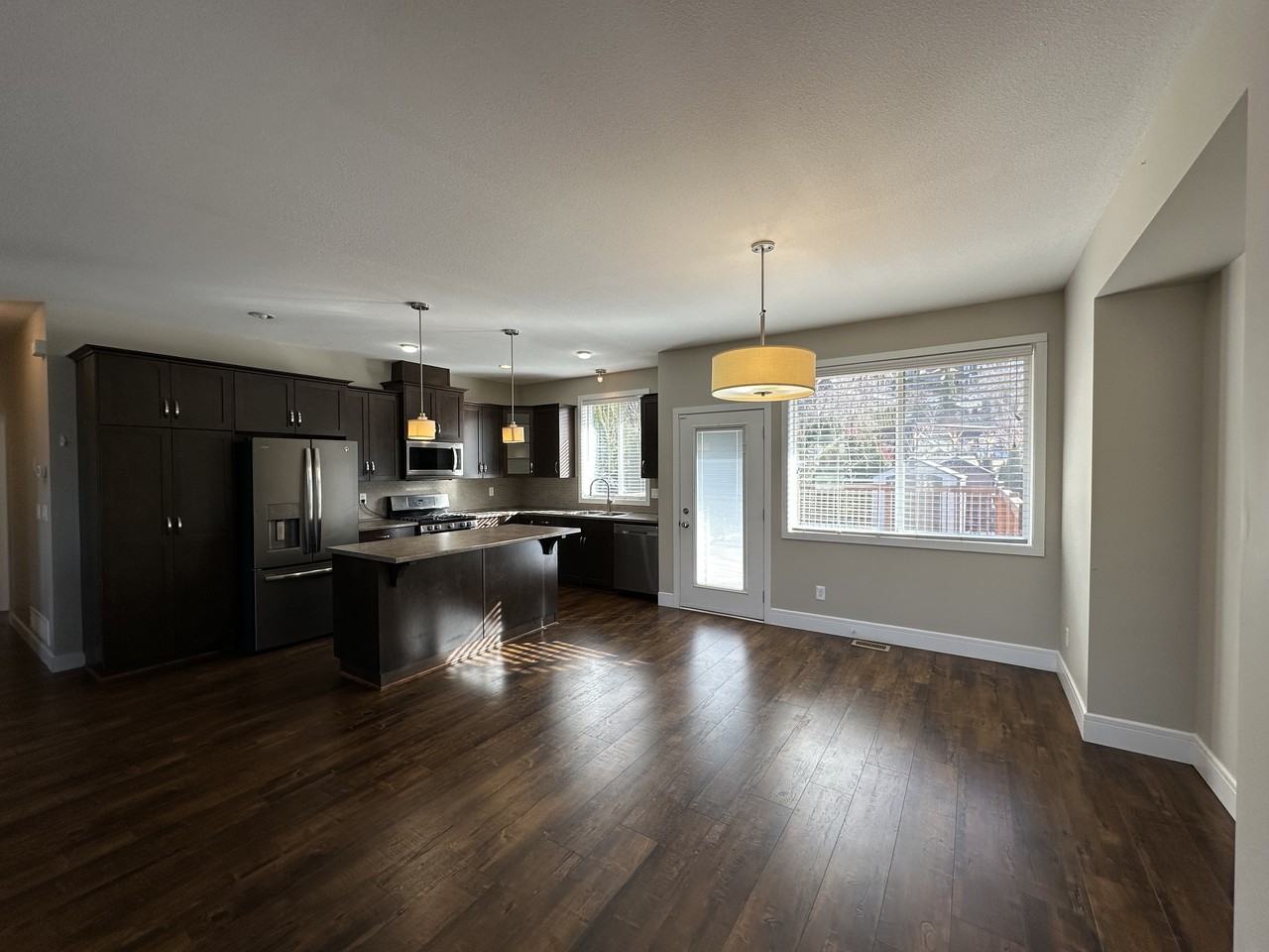 51106 Sophie Crescent - Photo 3 of 18