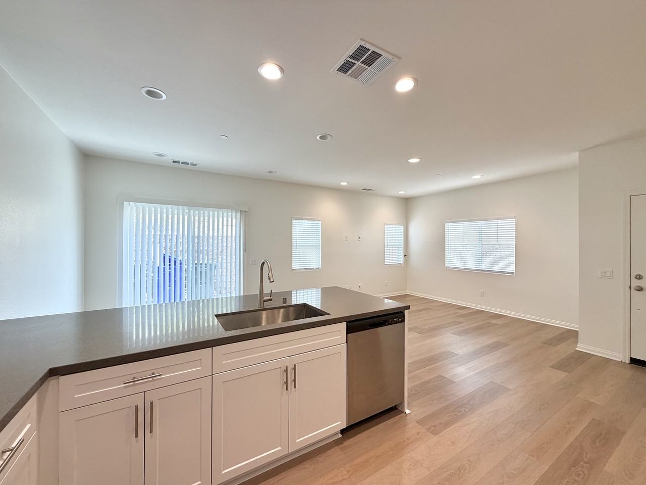 2616 W 2nd St #1 - Photo 5 of 10