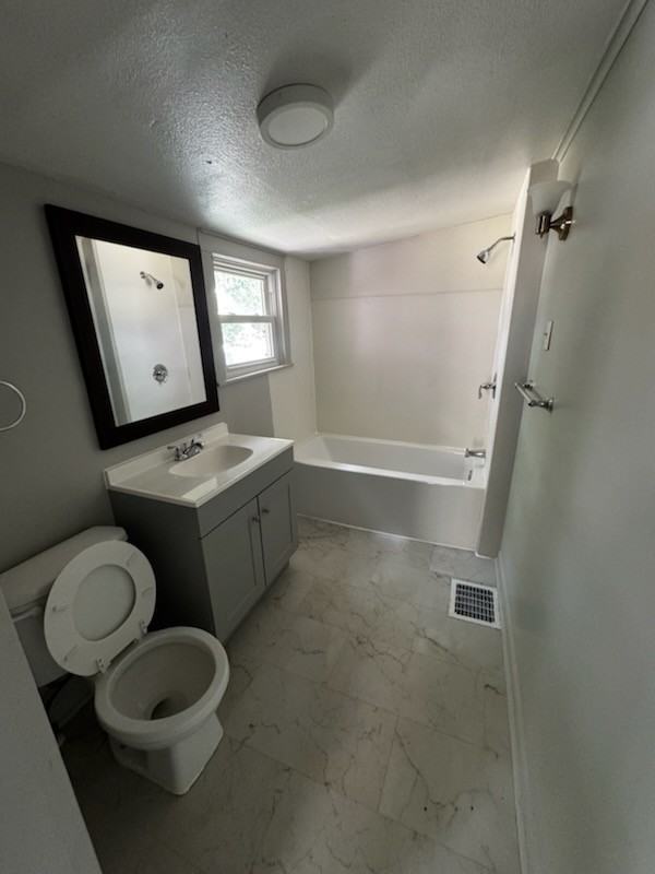 229 N 15th St #1 - Photo 3 of 10