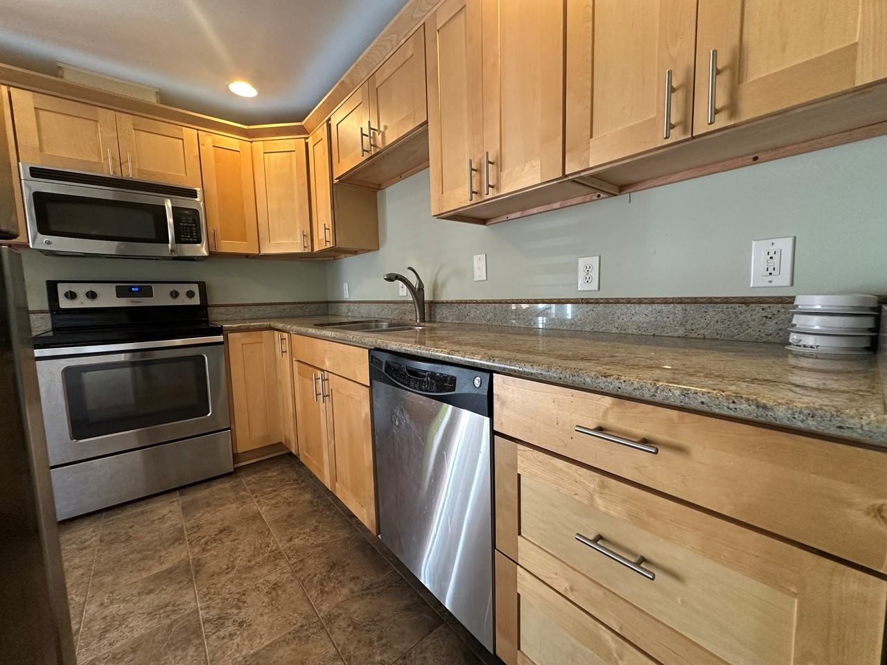 415 Healy Ave S #1 - Photo 7 of 33