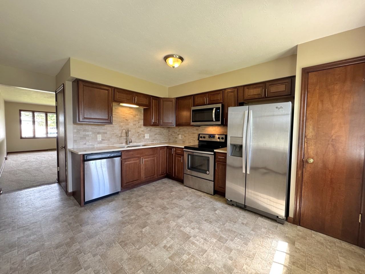 3971 Far Hills* - Photo 3 of 4