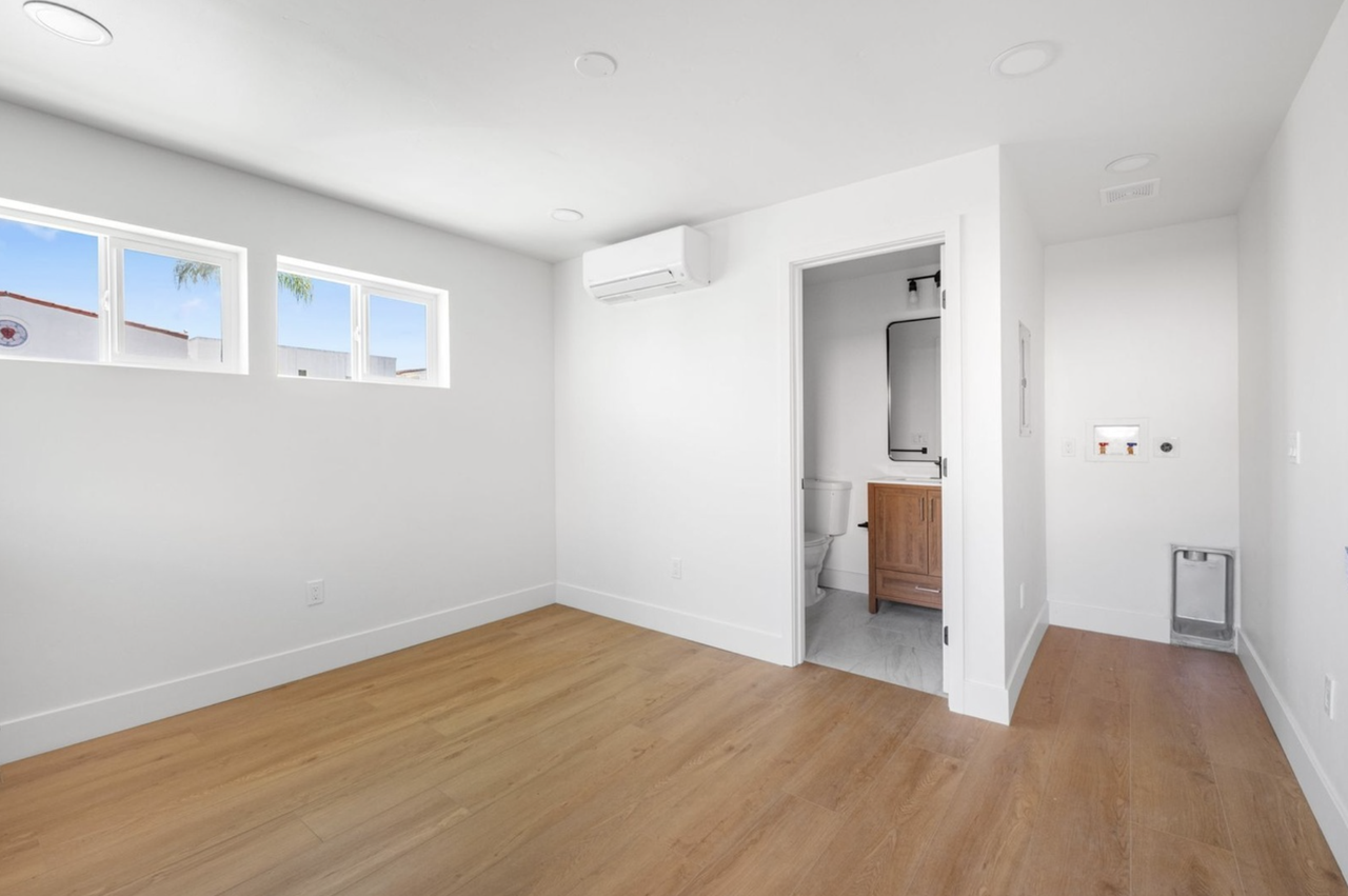 4344 Van Dyke Avenue - Photo 5 of 7