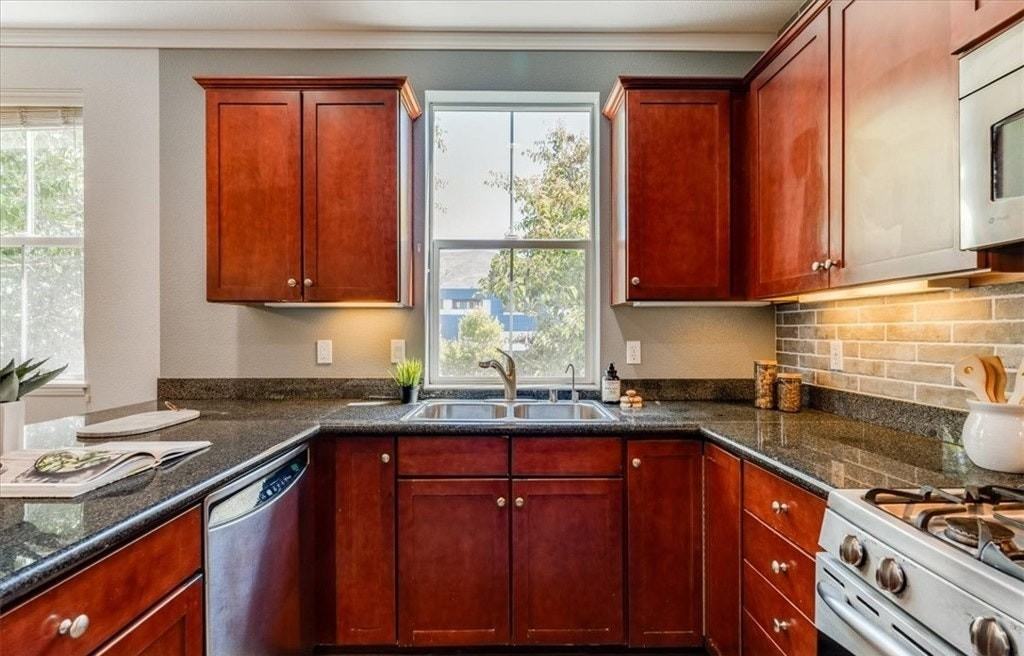 3591 Sacramento Drive, Unit 72 - Photo 7 of 16
