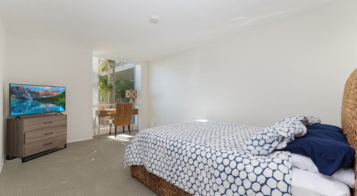 999 North Pacific Street, Unit 11 - Photo 4 of 14
