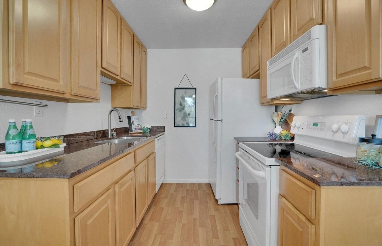 150 Sharene Lane, Unit 35A - Photo 6 of 15