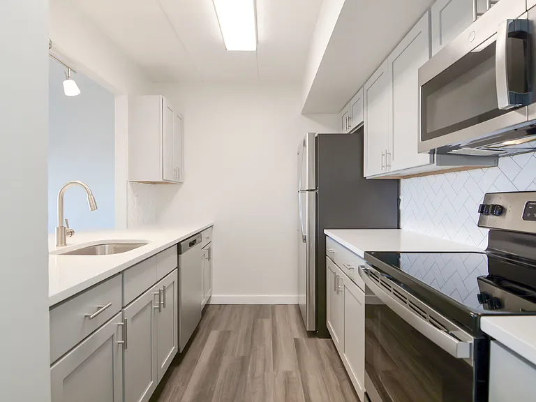 1925 Commonwealth Avenue, Unit 812 - Photo 7 of 14
