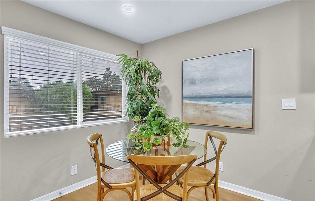 3907 La Crescenta Avenue, Unit 28 - Photo 5 of 20