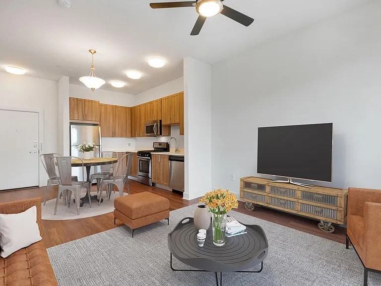 532 Jersey Avenue, Unit 86 - Photo 4 of 23