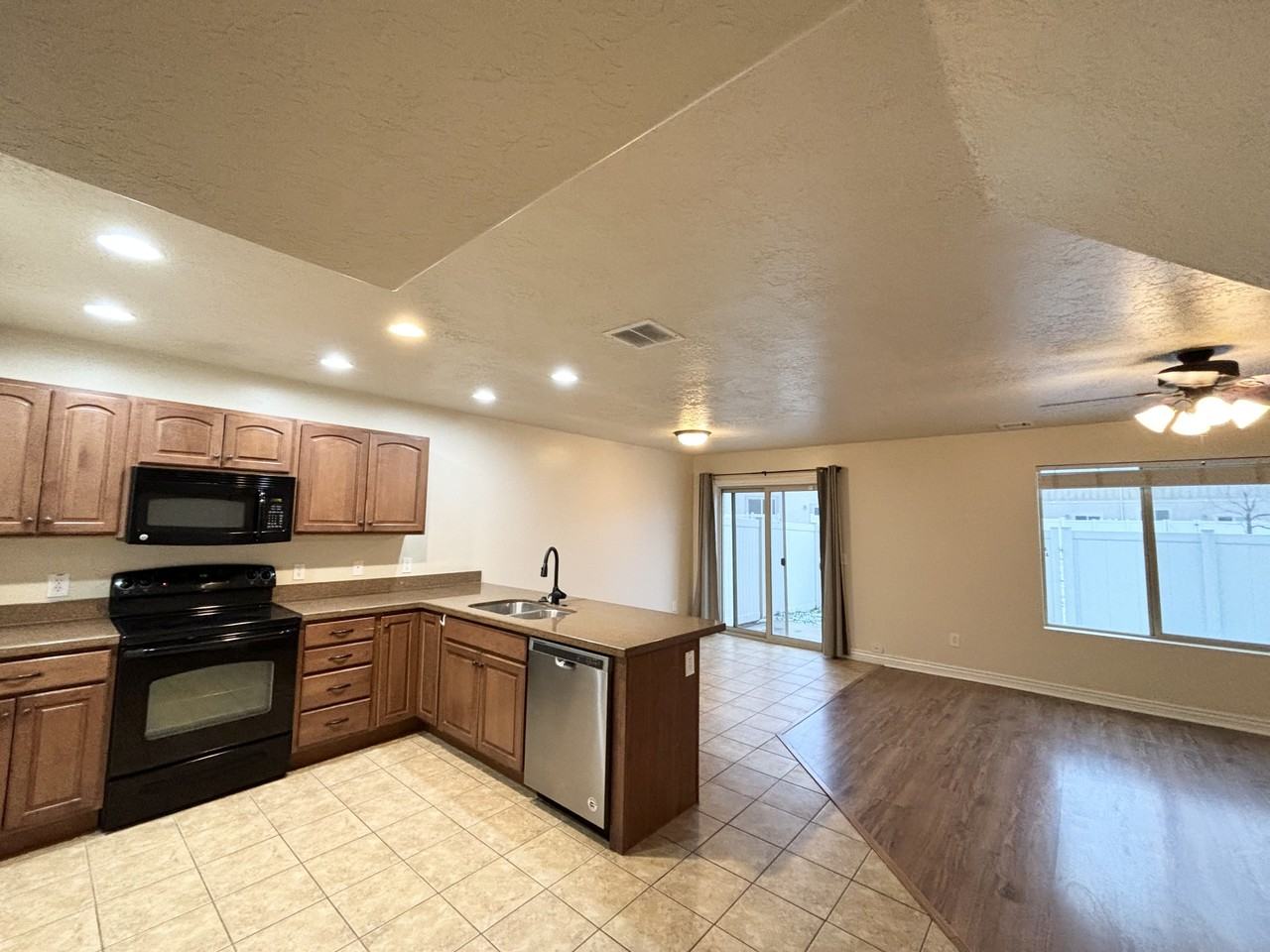 1014 W Village River Ln #1 - Photo 2 of 32