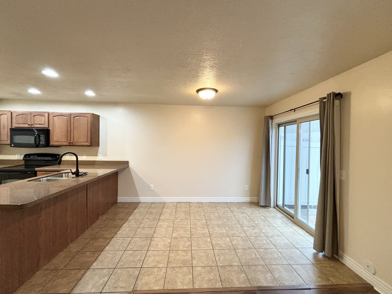 1014 W Village River Ln #1 - Photo 7 of 32