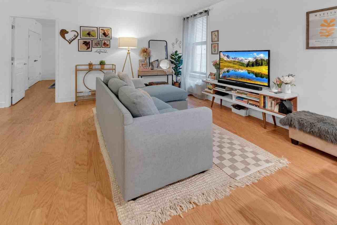 4301 Park Avenue, Unit 30 - Photo 5 of 15