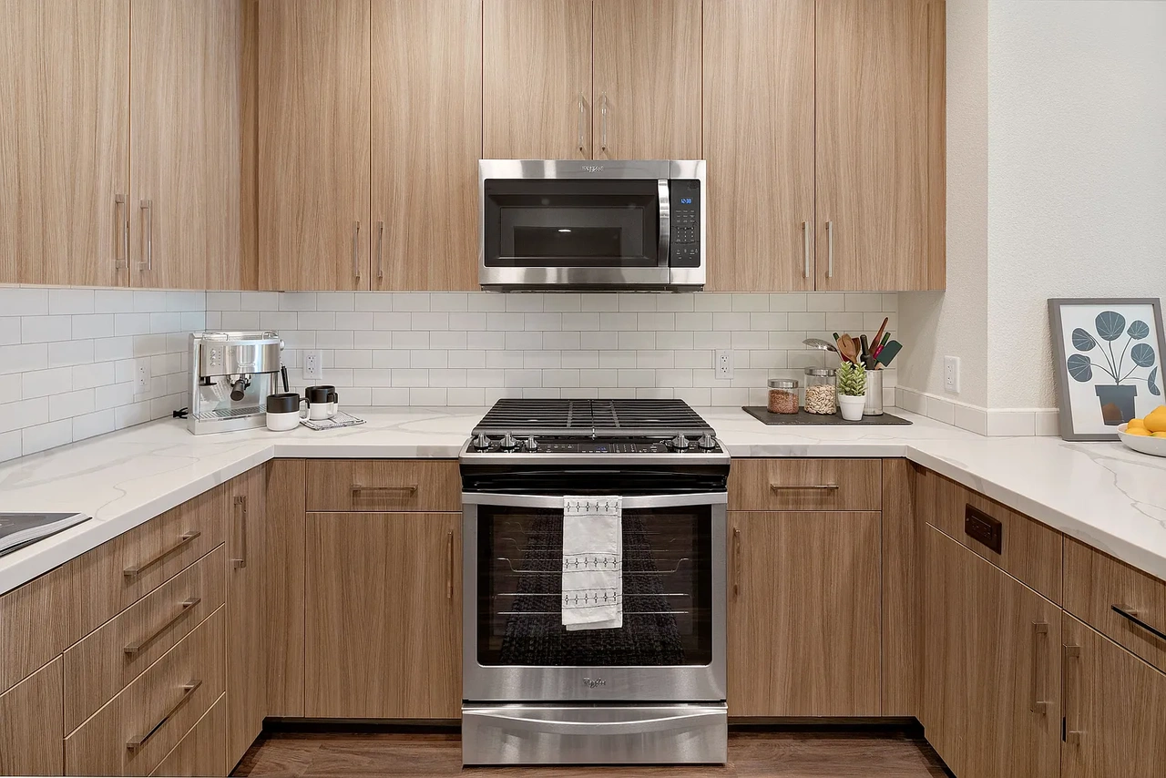 300 West Washington Avenue, Unit 302 - Photo 5 of 16