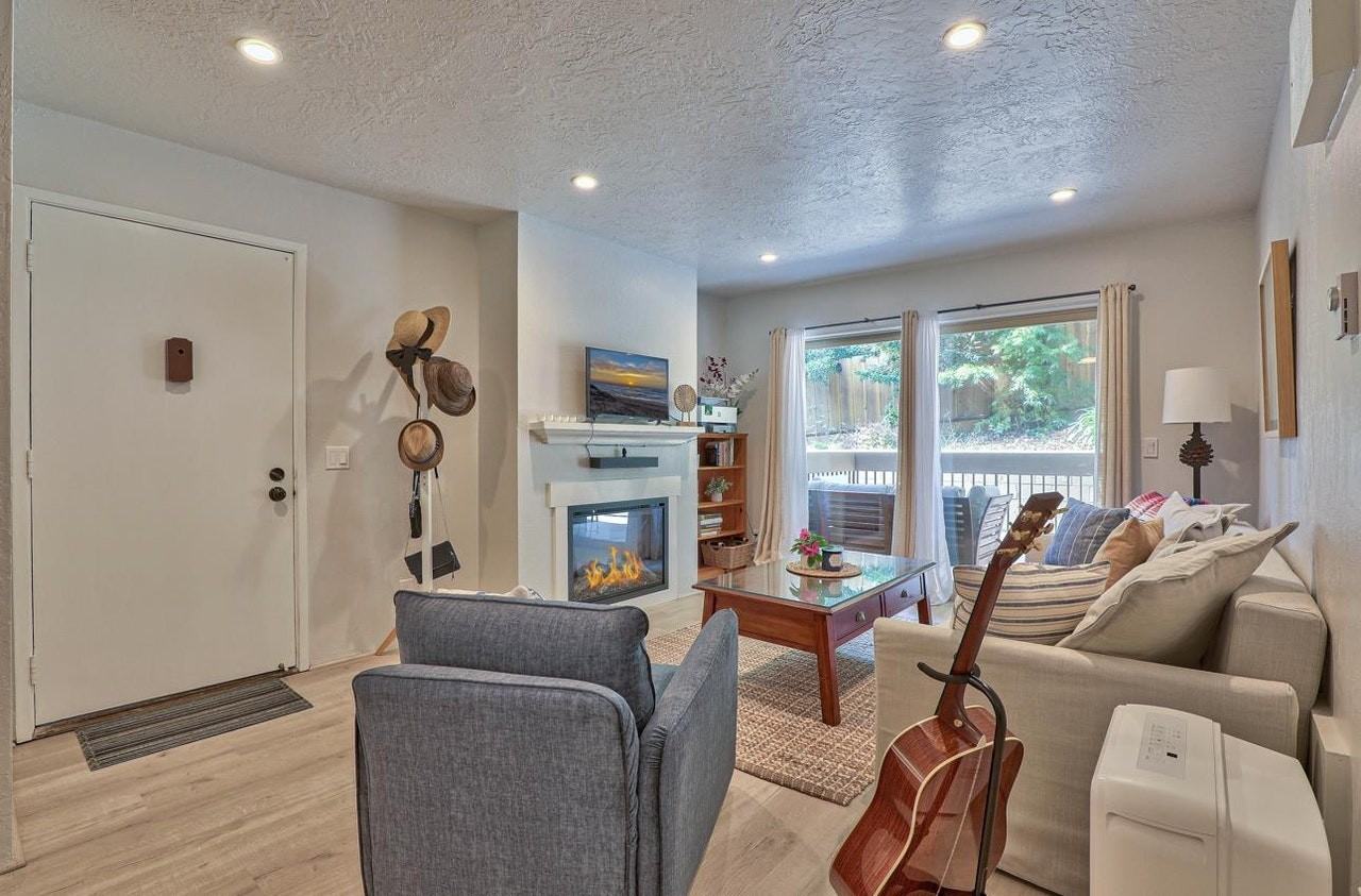 3107 Golden Oaks Lane, Unit 25 - Photo 4 of 19
