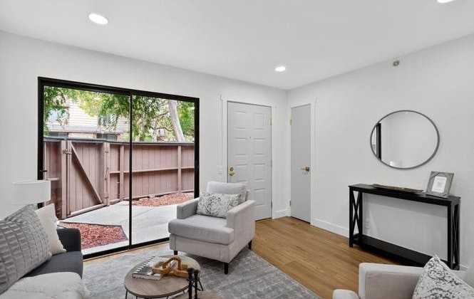 199 East Warren Common, Unit 22B - Photo 3 of 21