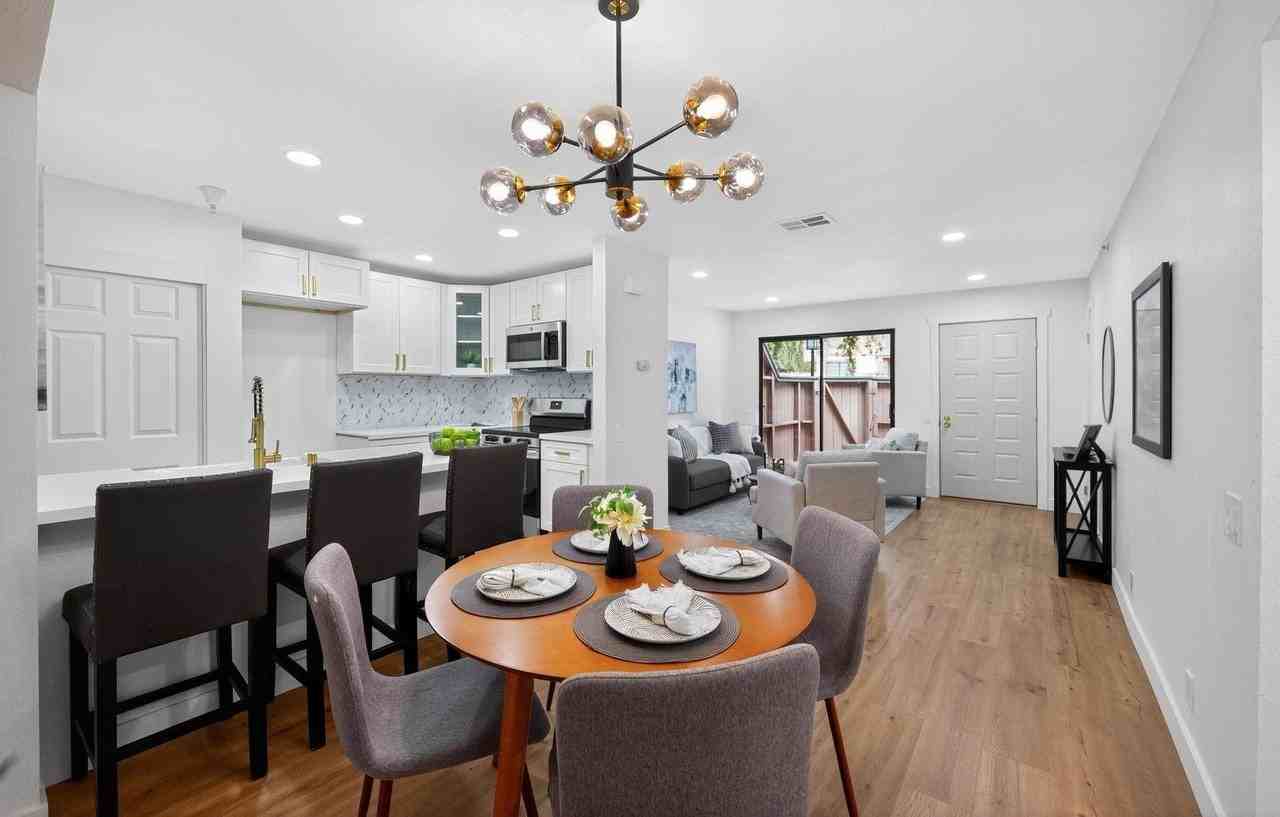199 East Warren Common, Unit 22B - Photo 6 of 21