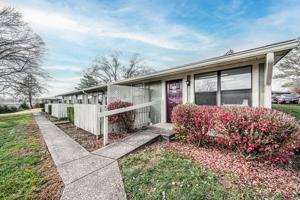 featured image of 1000 Stonehenge Pl