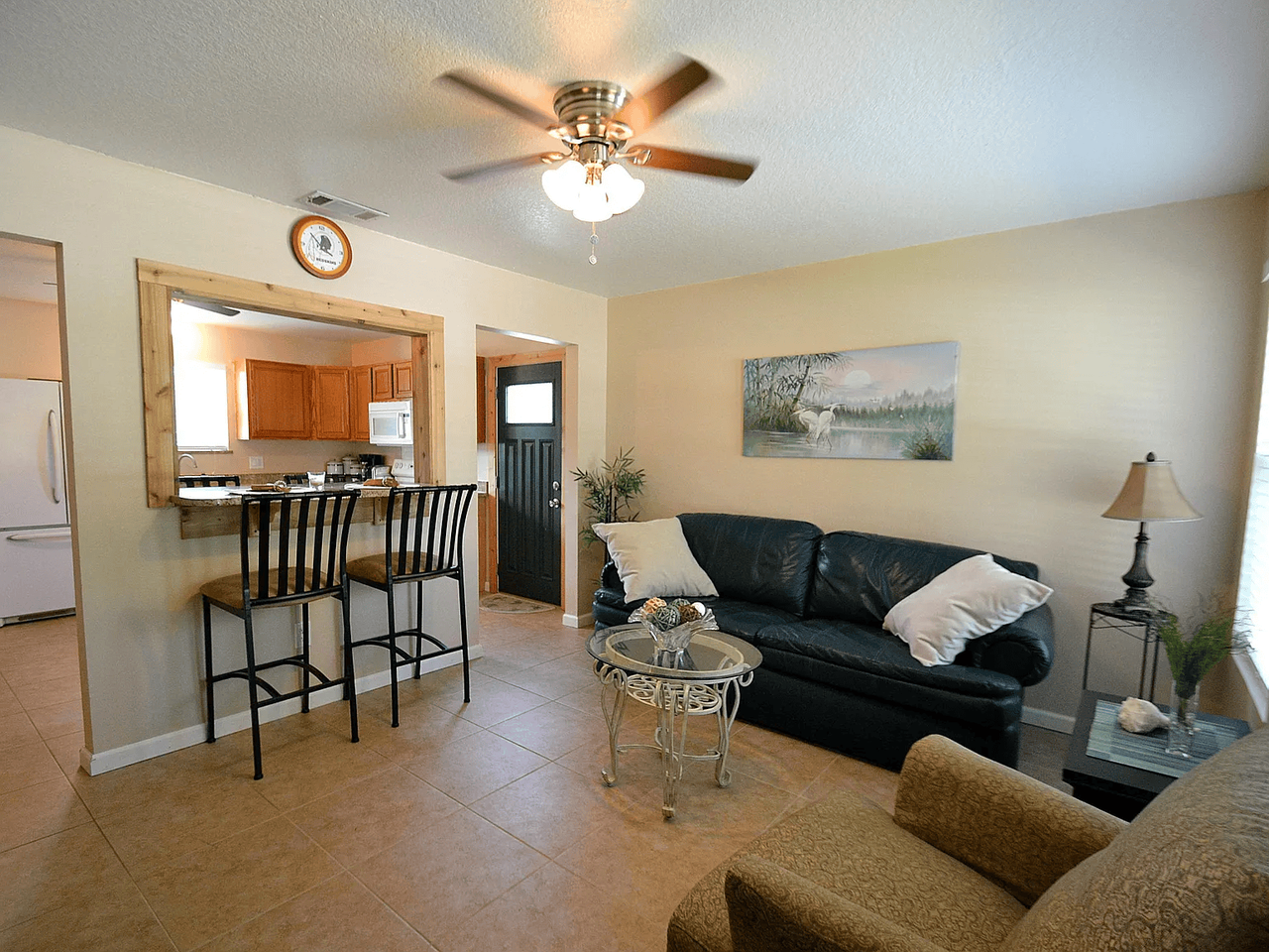 1018 Colonnade Avenue Southeast - Photo 3 of 16