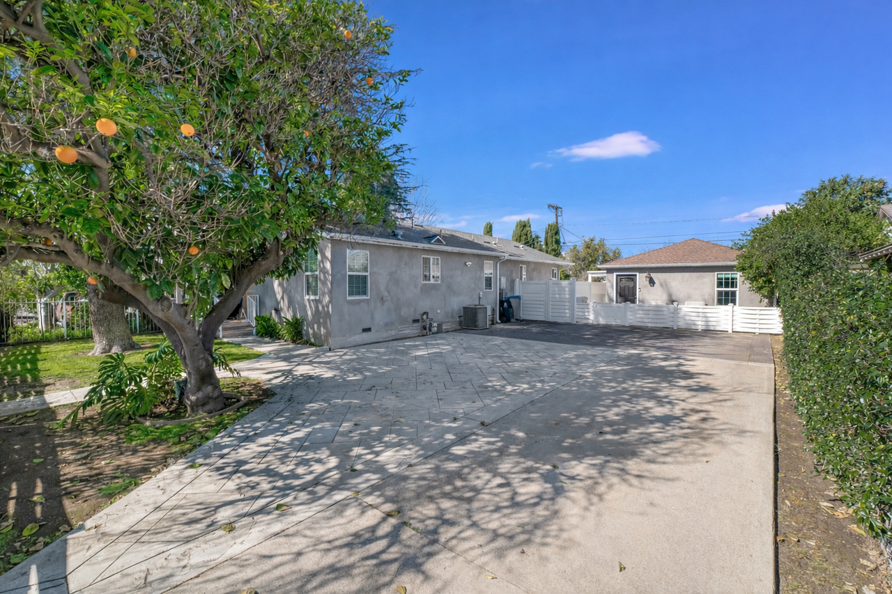 15143 Covello Street - Photo 2 of 14
