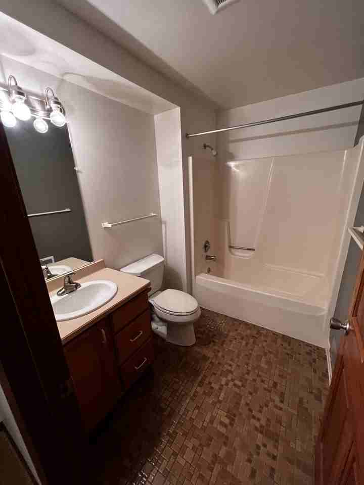514 South Main Street - Photo 5 of 21