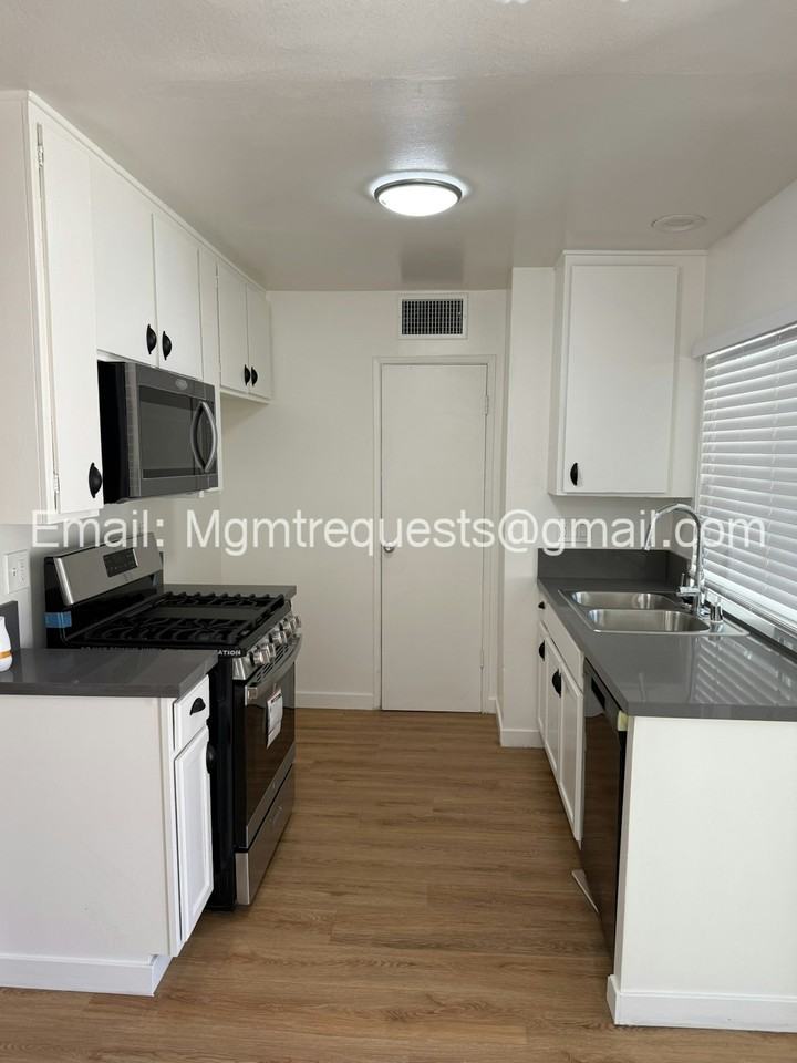 16780 Village Lane - Photo 2 of 24