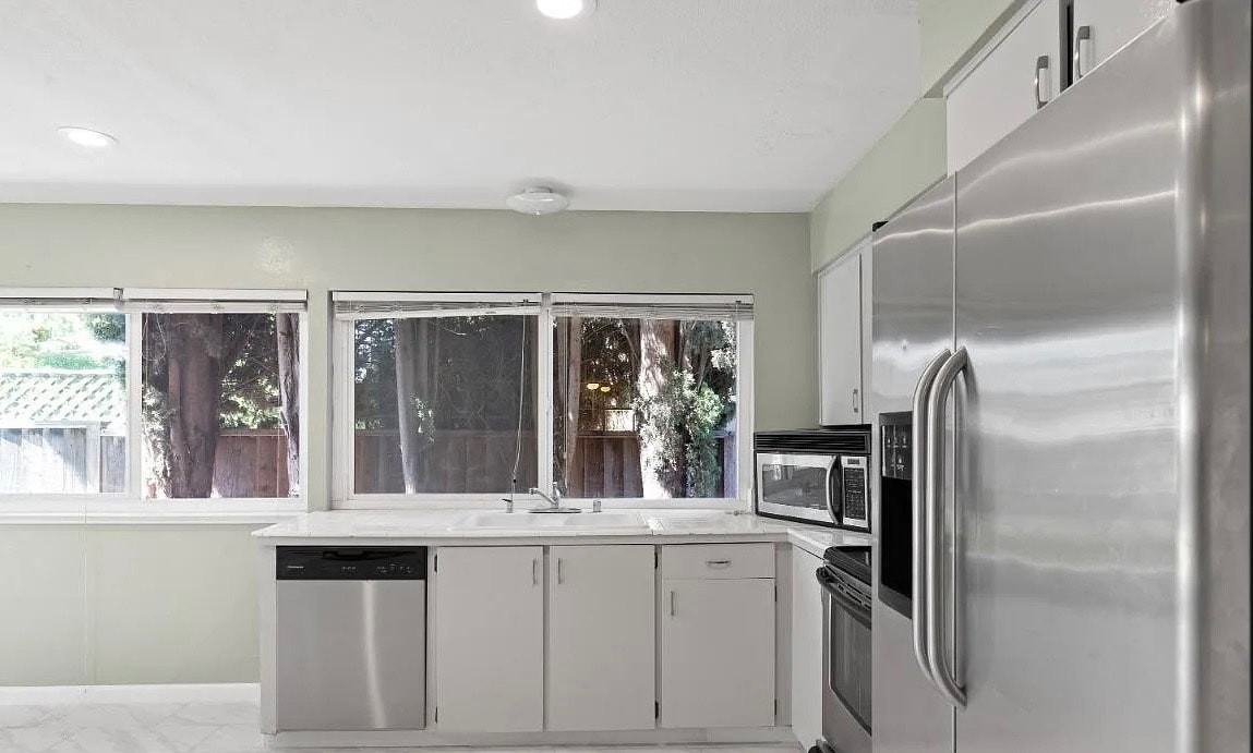 6109 Lean Ave - Photo 5 of 16