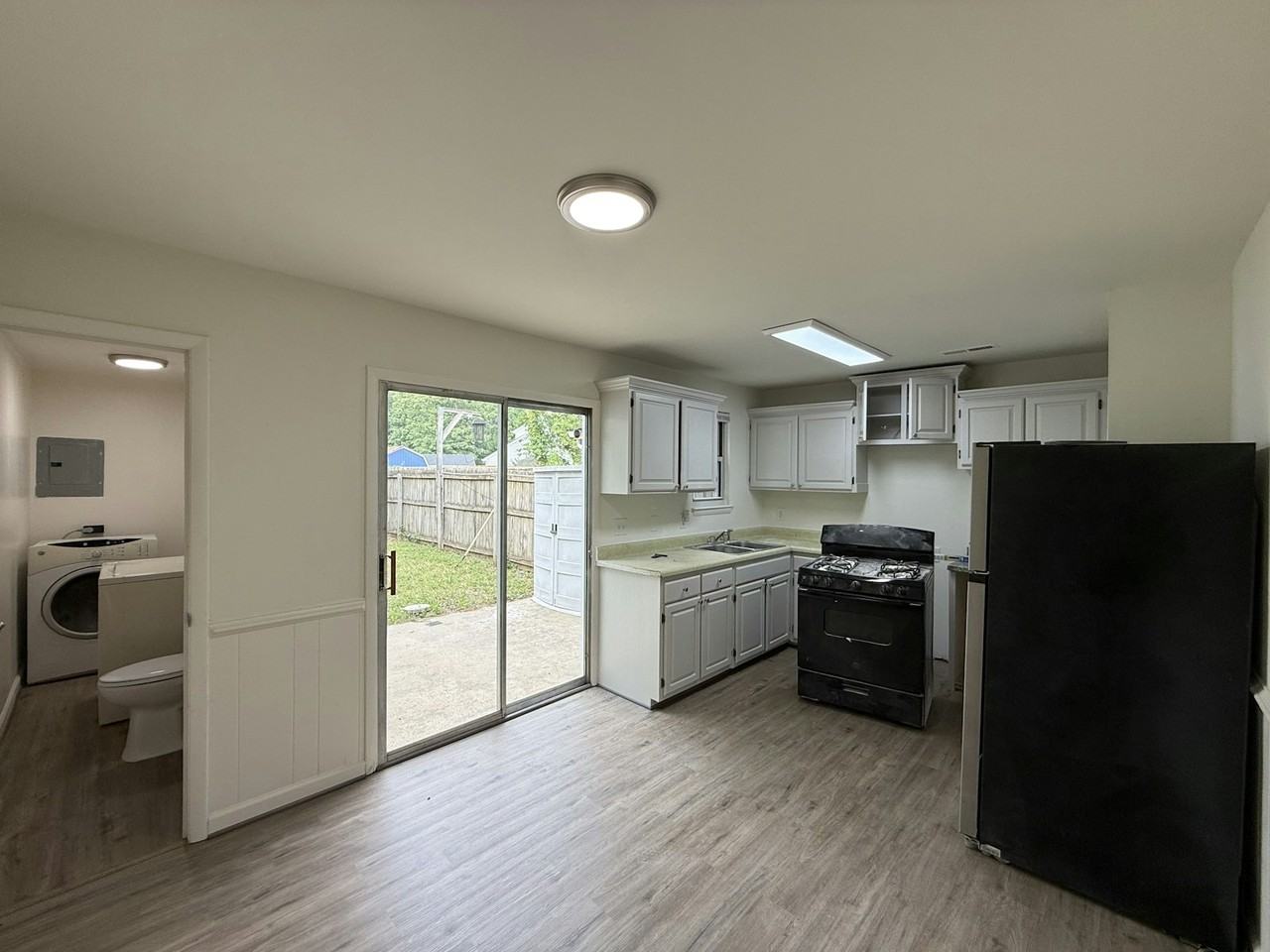 1924 Beaver Road - Photo 3 of 11