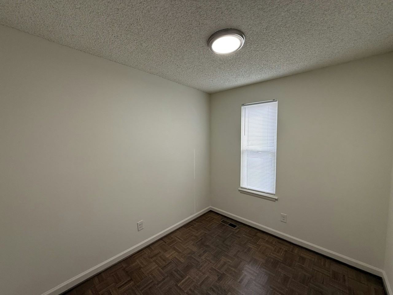 1924 Beaver Road - Photo 7 of 11