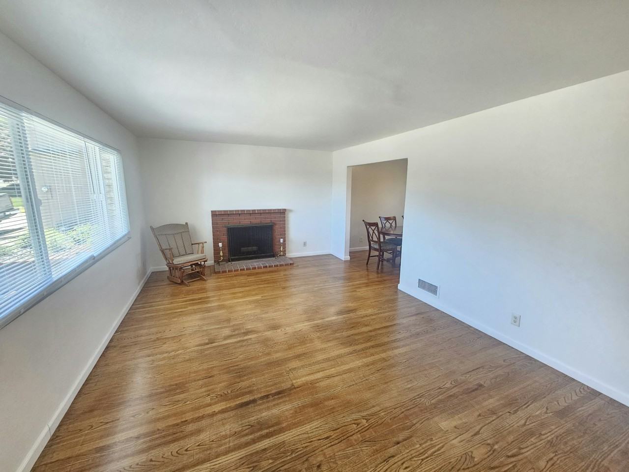 3152 Huntington Court - Photo 2 of 33