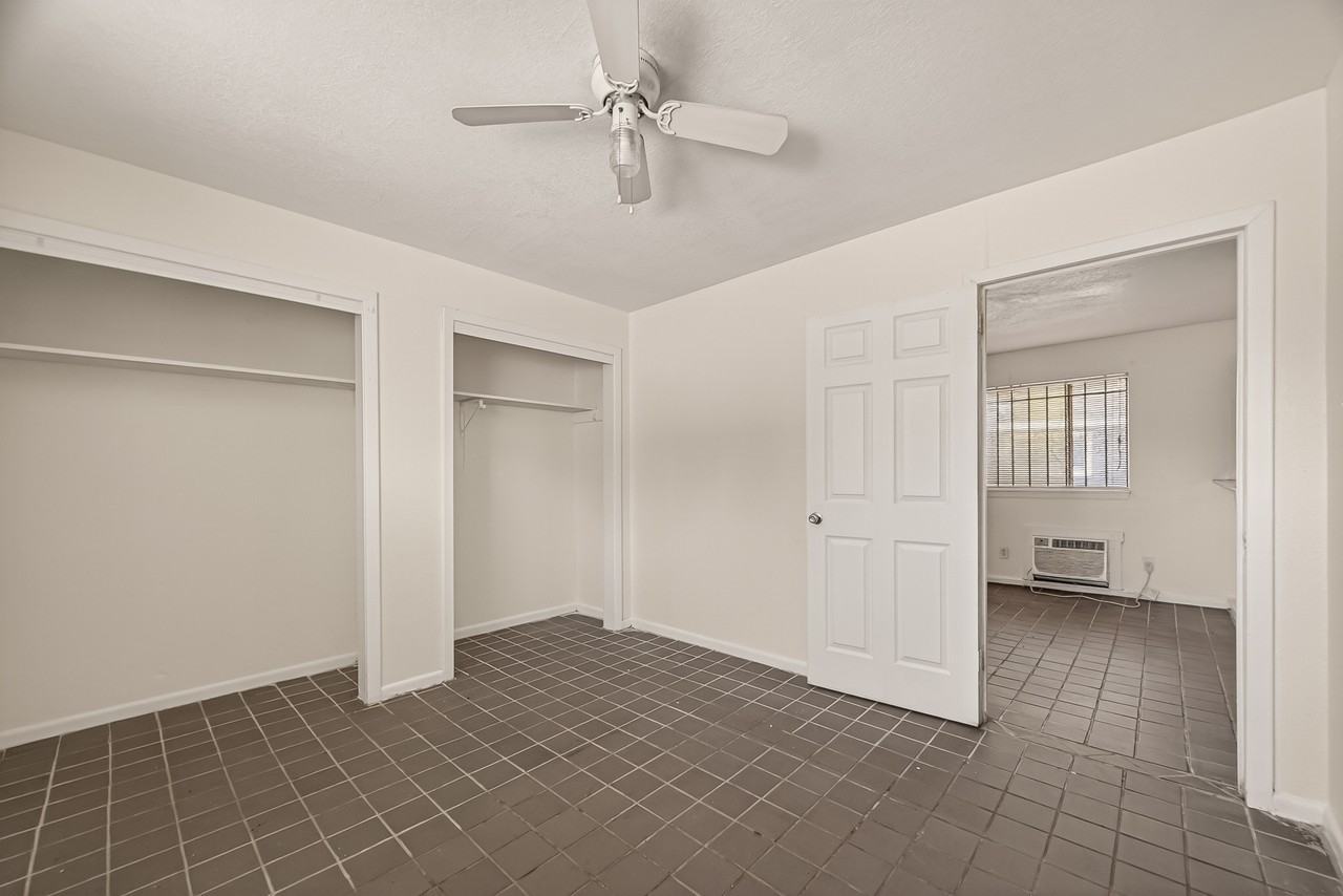 2712 Oakcliff Street - Photo 7 of 10