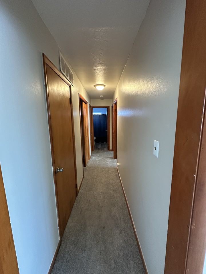 204 Solon Road - Photo 4 of 12