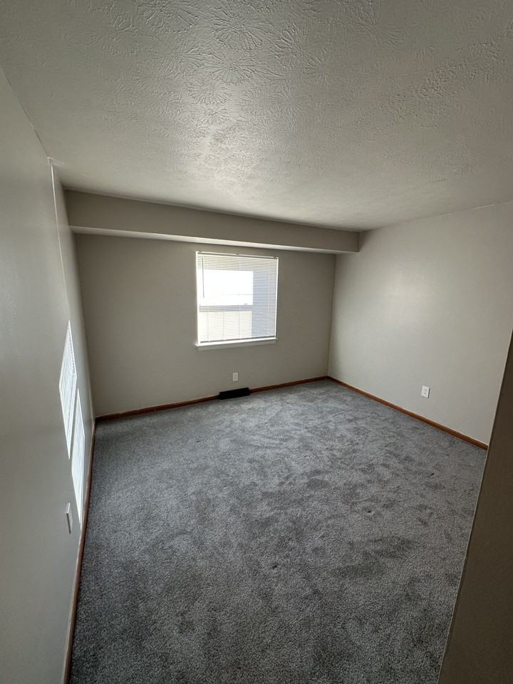 204 Solon Road - Photo 5 of 12