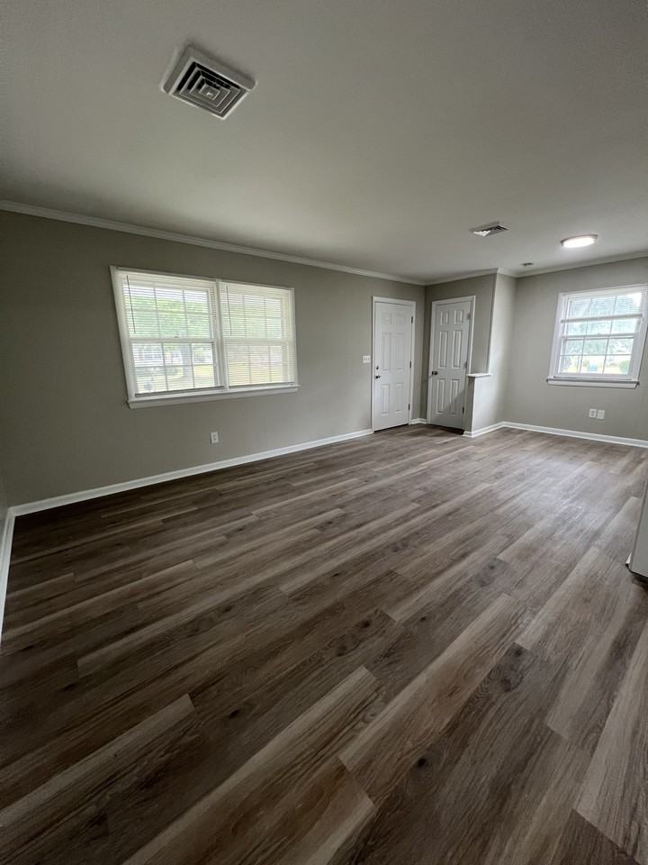 504 Robinson St #1 - Photo 2 of 14