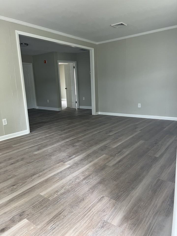 504 Robinson St #1 - Photo 3 of 14