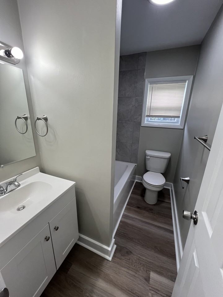 504 Robinson St #1 - Photo 7 of 14