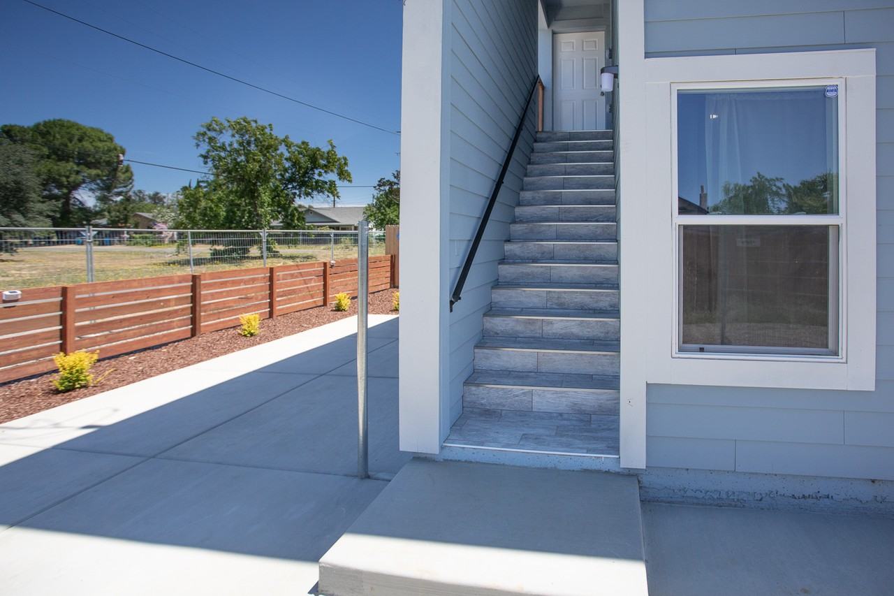 2665 B St #A - Photo 3 of 25