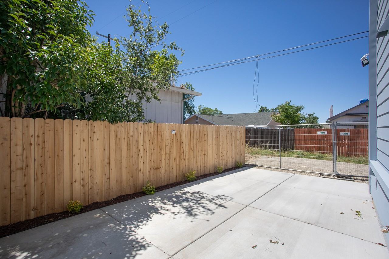 2665 B St #A - Photo 5 of 25