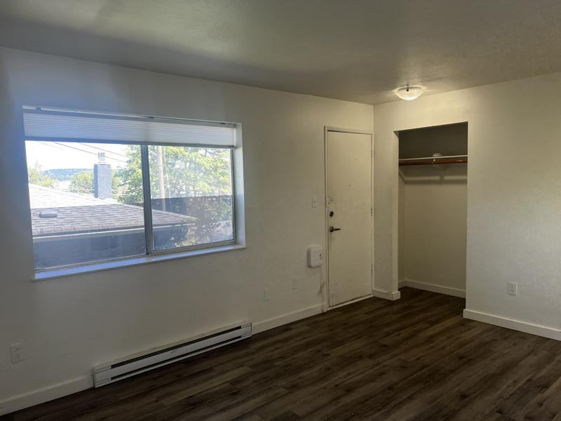 901 Island Hwy S #8 - Photo 5 of 10
