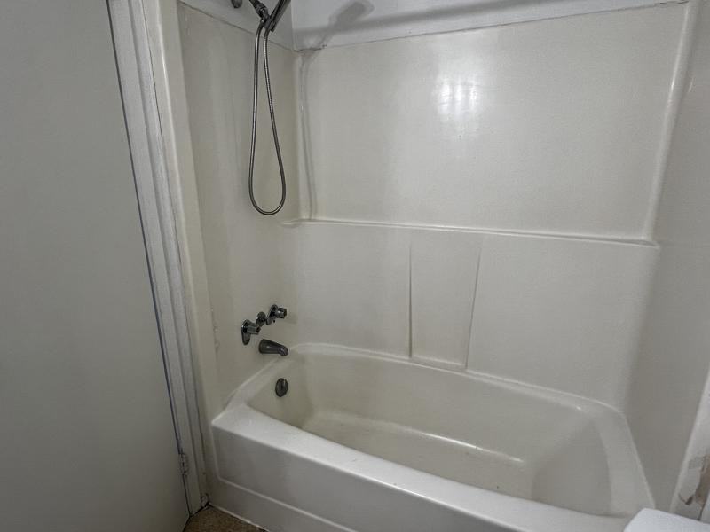 901 Island Hwy S #8 - Photo 7 of 10