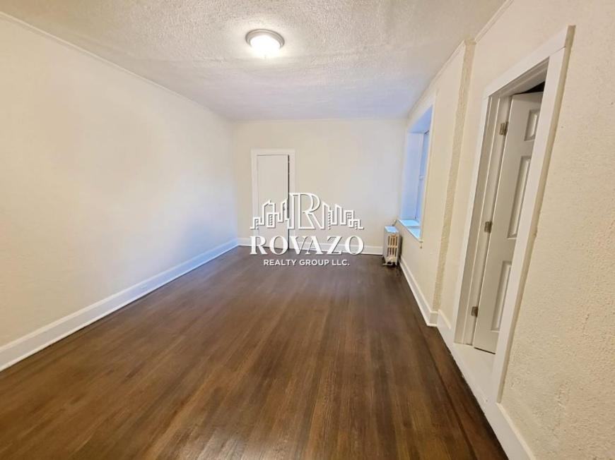 691 Elizabeth Ave - Photo 2 of 8