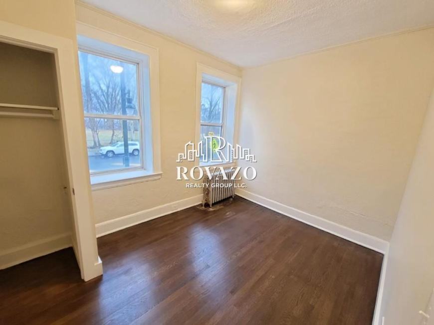 691 Elizabeth Ave - Photo 6 of 8