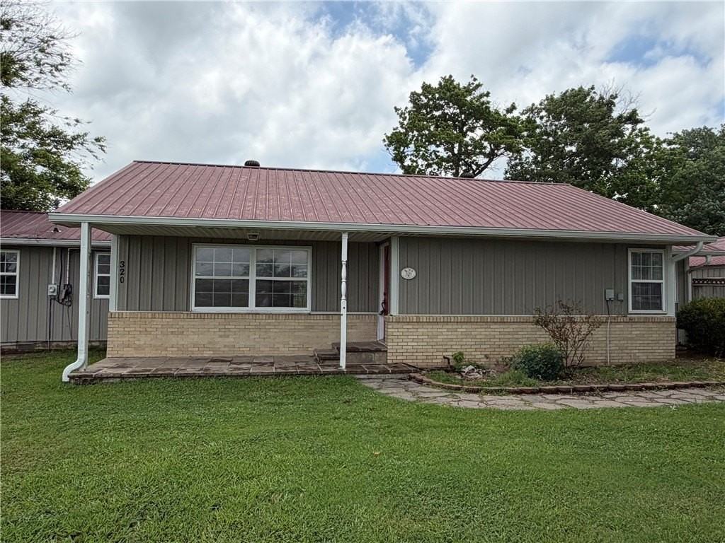 320 S Country Club Rd - Photo 2 of 22