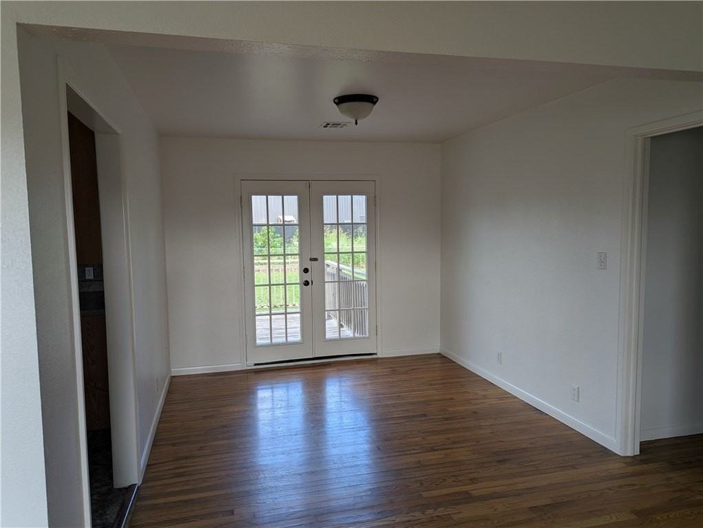 320 S Country Club Rd - Photo 5 of 22