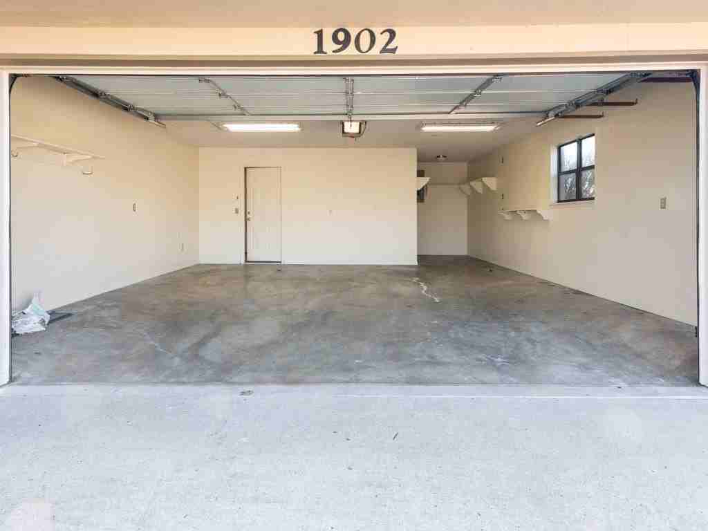1902 Thrush St - Photo 3 of 17