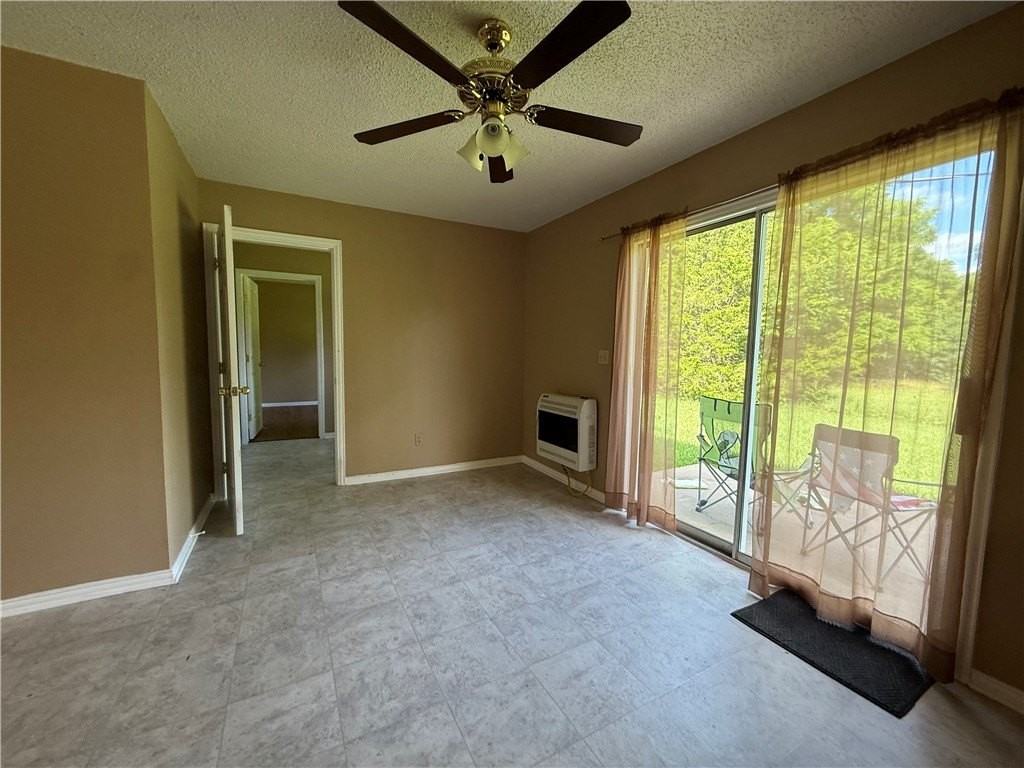 2446 Ridgeway Loop N - Photo 5 of 16