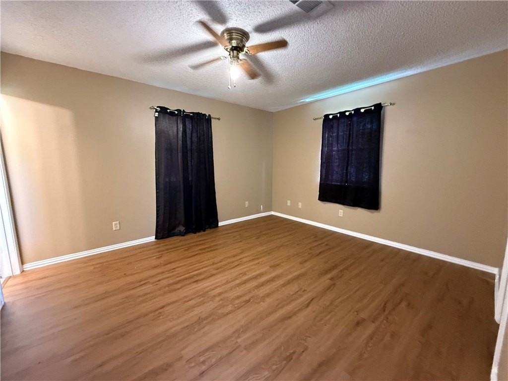 2446 Ridgeway Loop N - Photo 7 of 16