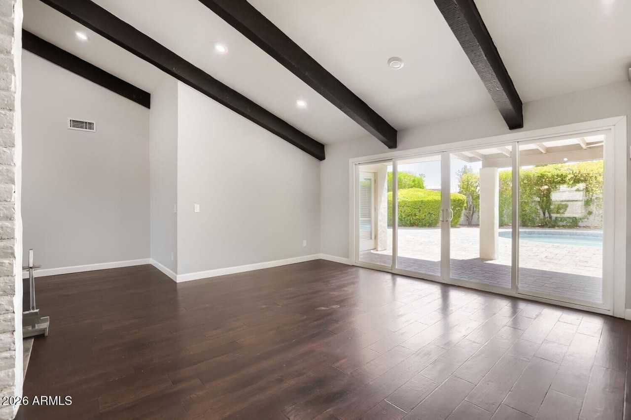 9801 N 74th Pl - Photo 6 of 32